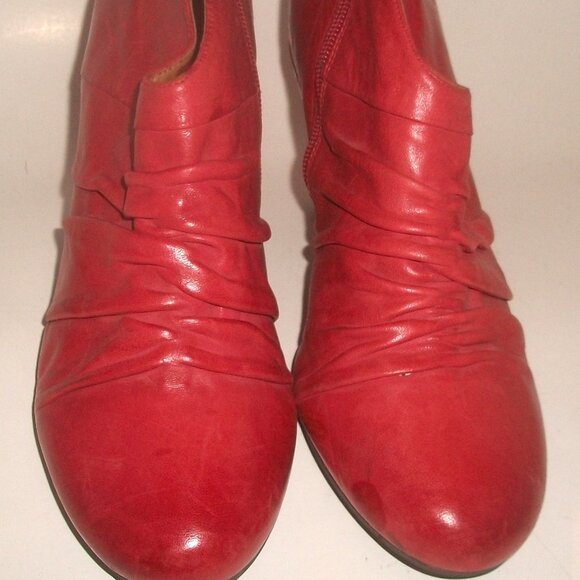 Vintage Miz Mooz Pleated RedLeather SIdeZip Heeled Booties - Picture 2 of 11